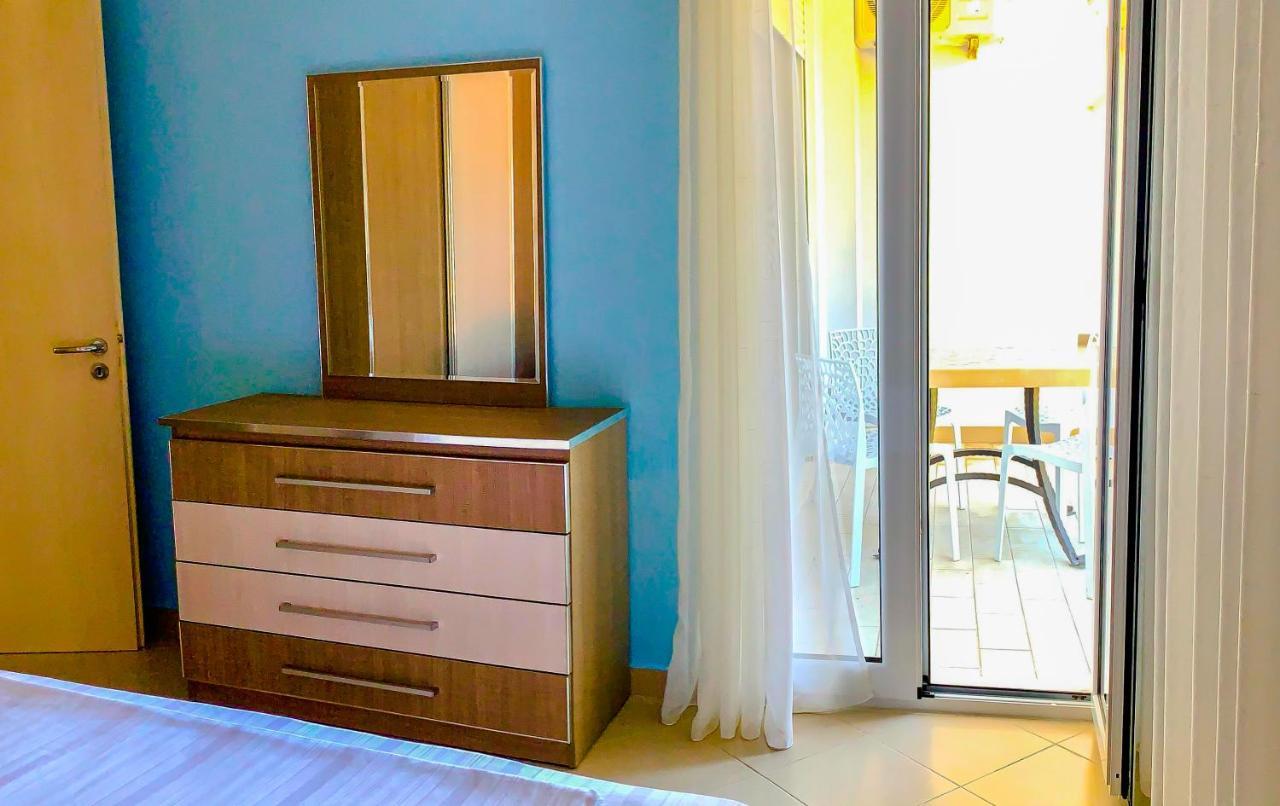 Endy Apartaments Орікум Екстер'єр фото